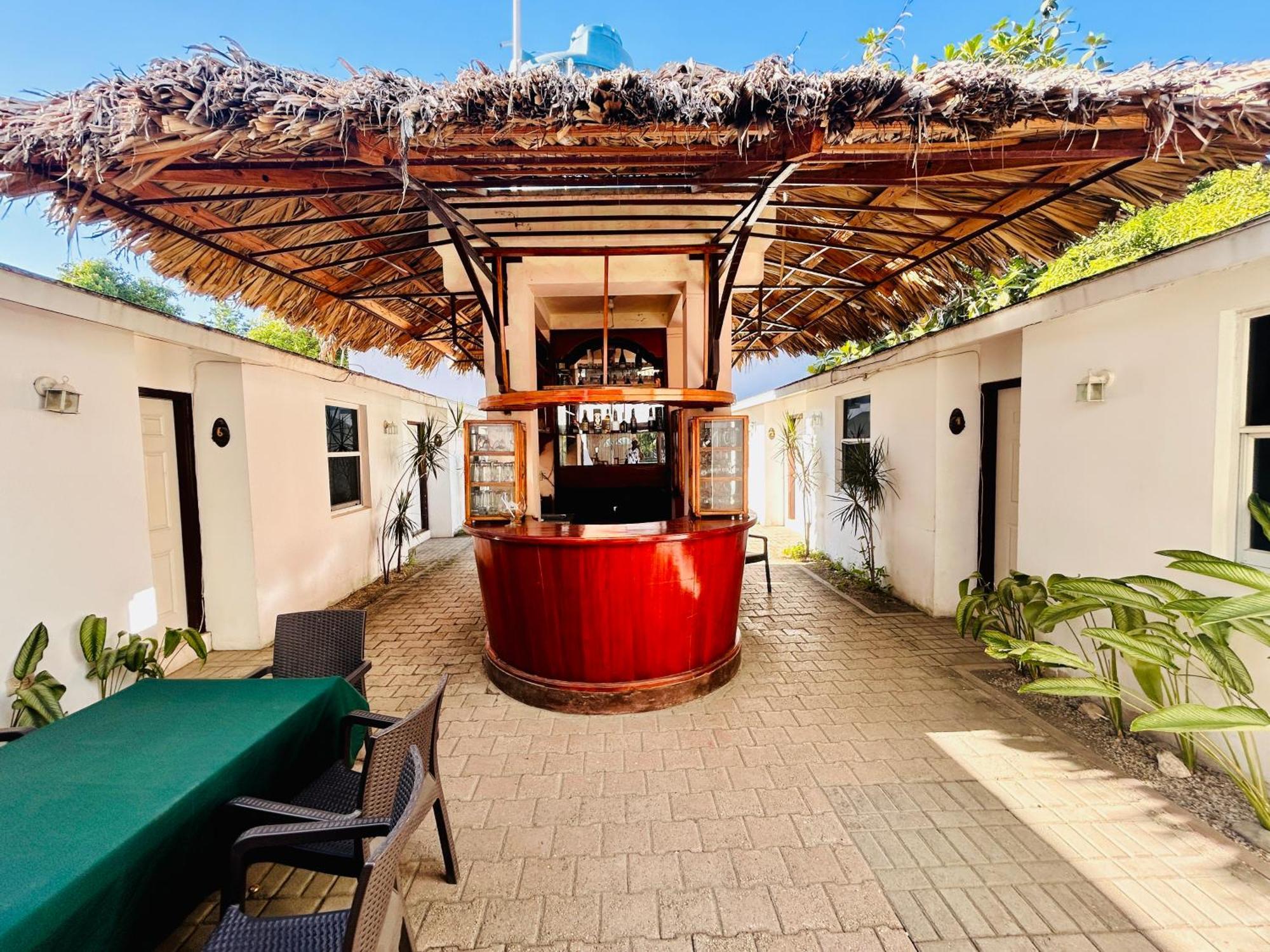 Arawak Hotel Leogane Екстериор снимка